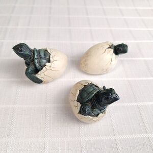 Vtg PENCO Hatching Baby Sea Turtle Figurines Egg Magnet Set 3 Coastal Nautical